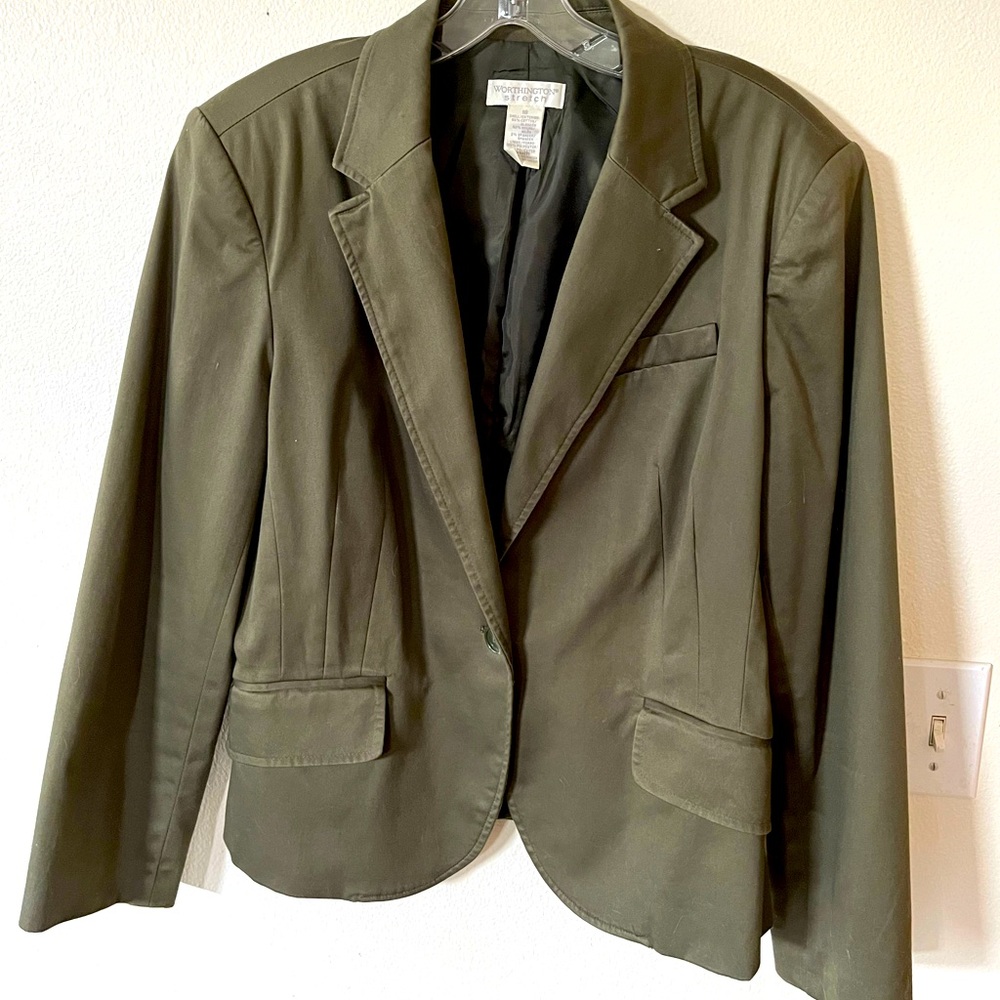 Olive green Worthington blazer. Size 18.